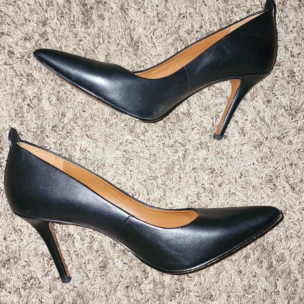 COACH PERFECT BLACK LEATHER EUC PUMPS SIZE 8.5M